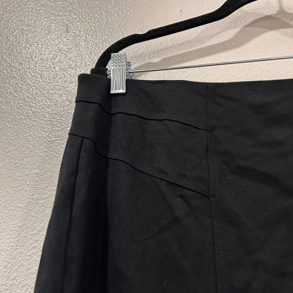 Chicos Black Pencil Skirt Size 2.5 XL Career Business Solid Stretch Back Vent